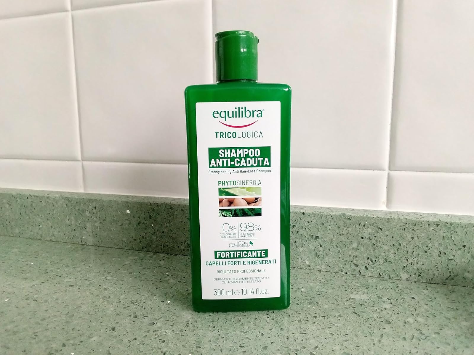 Equilibra Wzmacniający szampon przeciw wypadaniu włosów