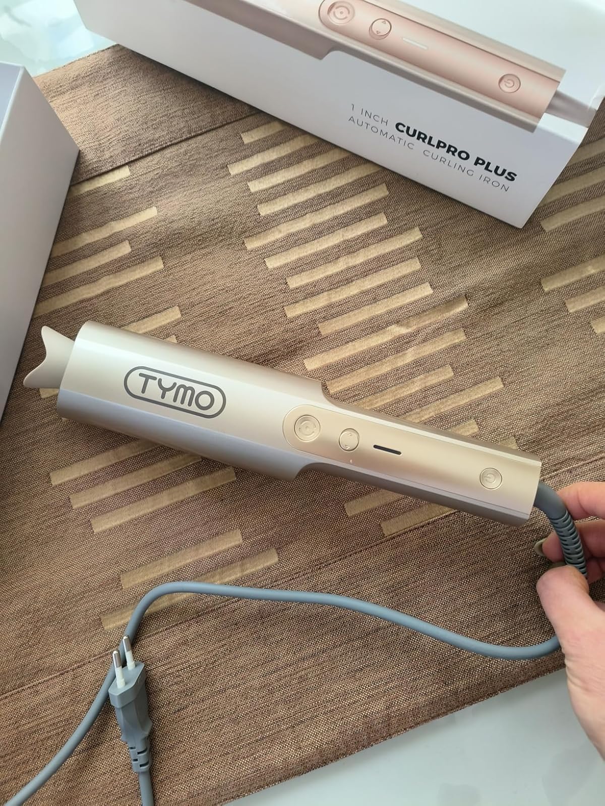 Automatyczna lokówka z wyświetlaczem LCD