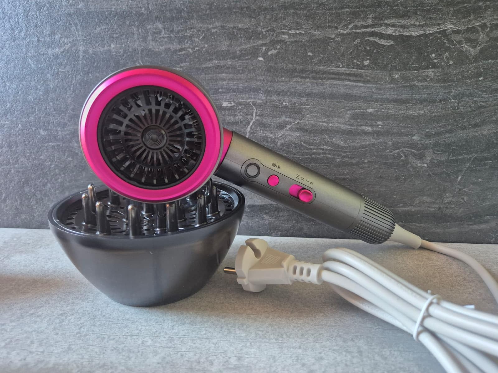 AIUNAOM Travel kompaktowa suszarka